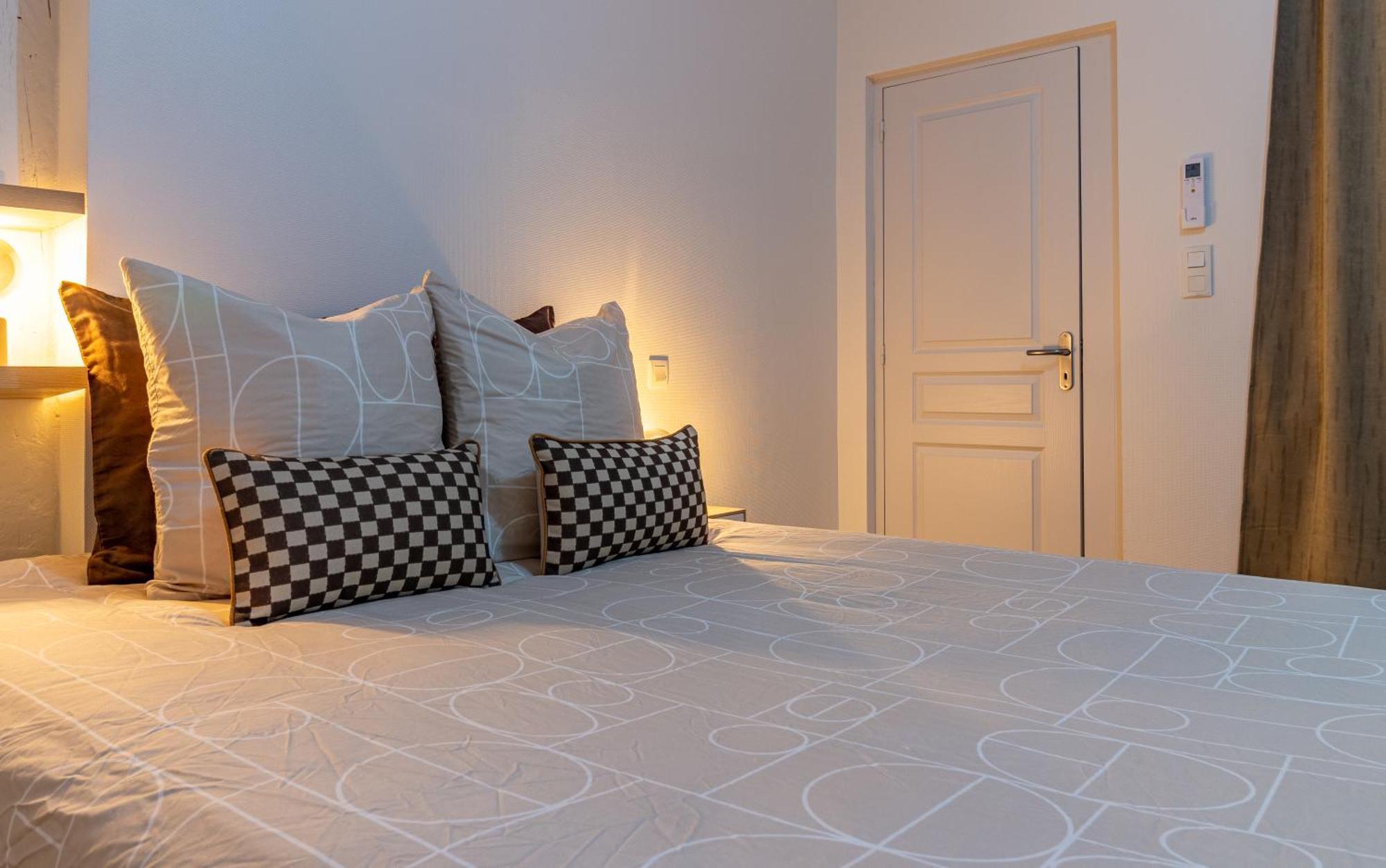 Le 13 Elegant Troyes Apartment Bagian luar foto