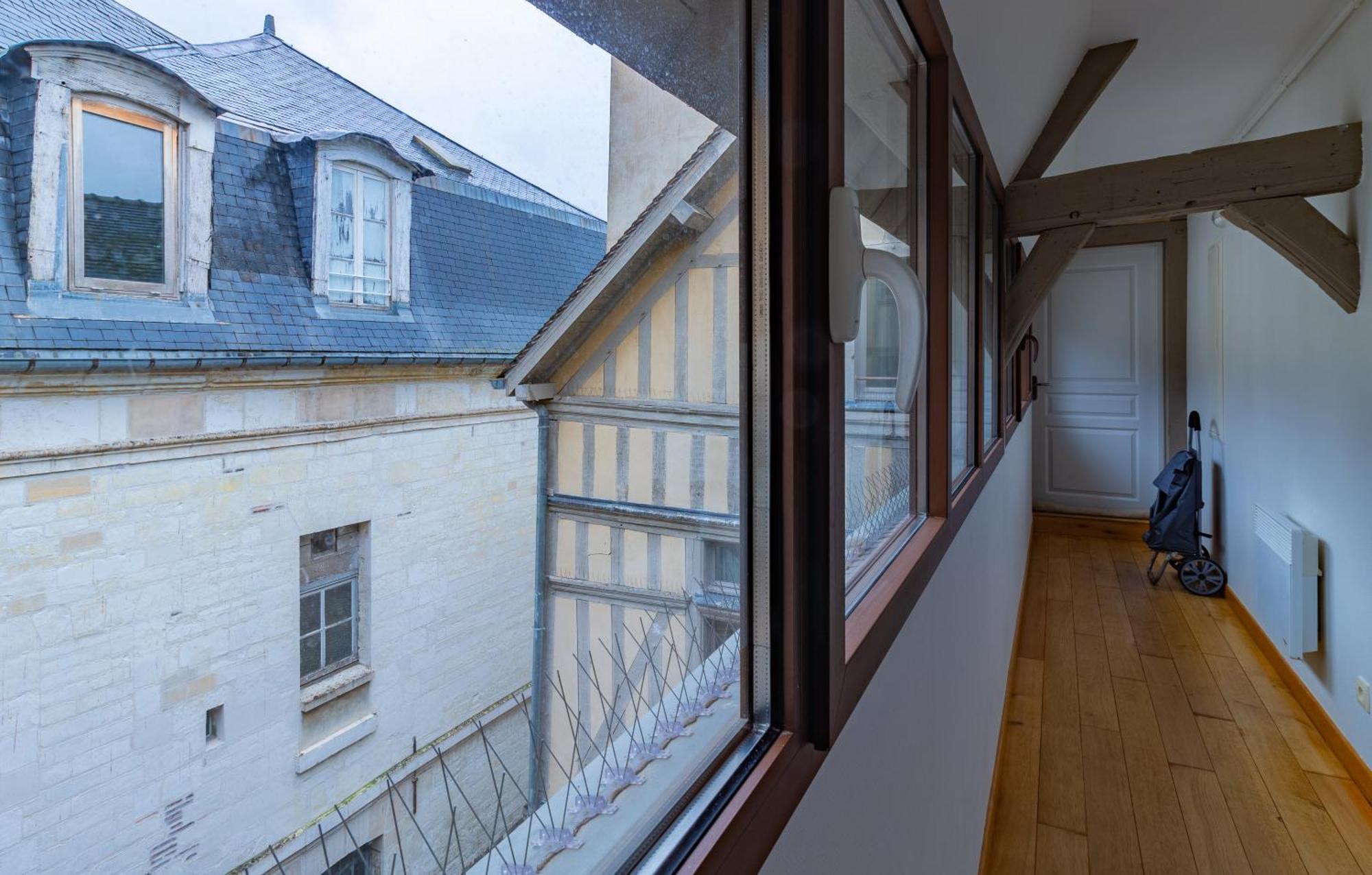 Le 13 Elegant Troyes Apartment Bagian luar foto
