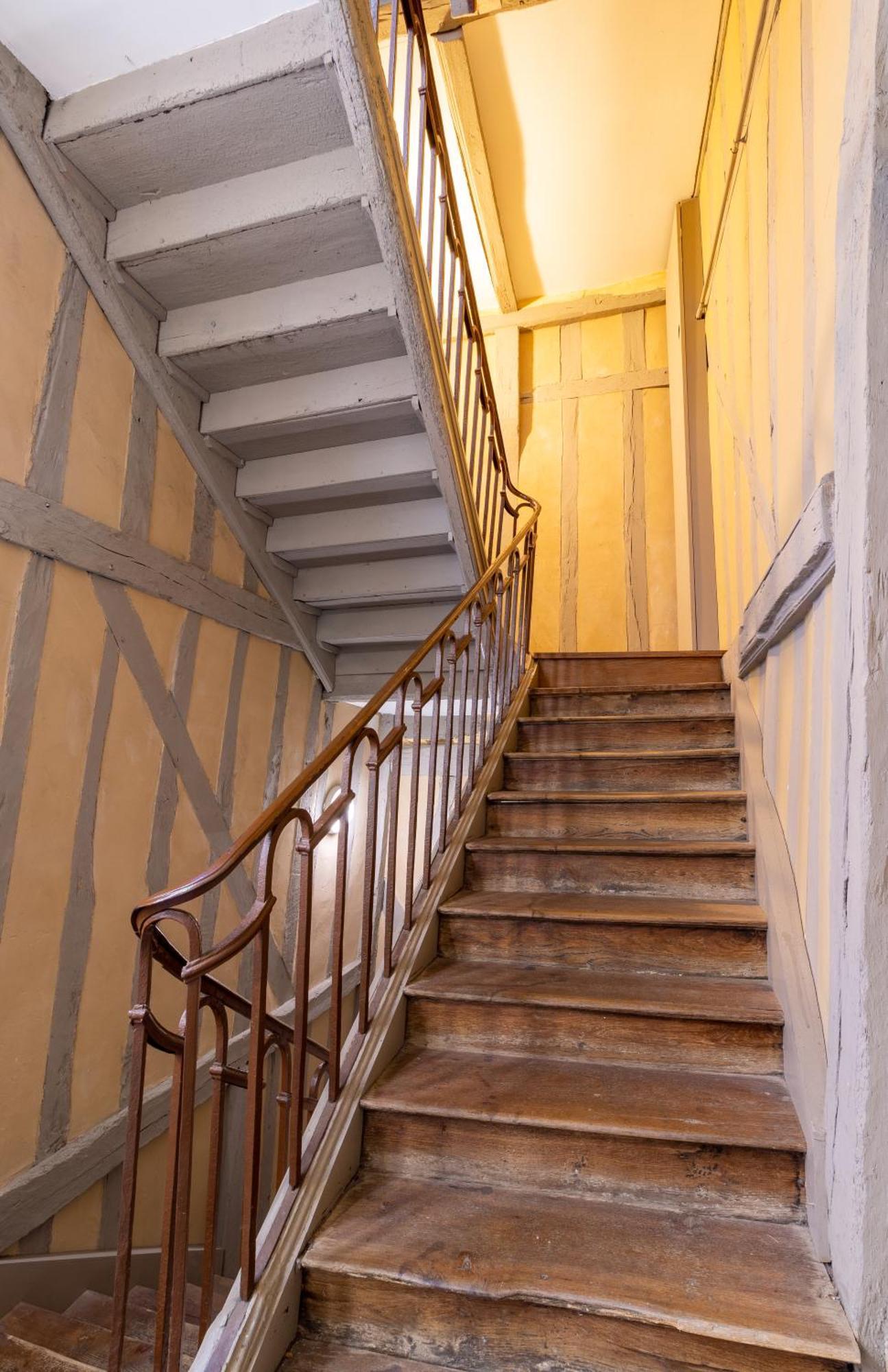 Le 13 Elegant Troyes Apartment Bagian luar foto